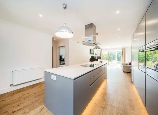 Photo 3 — Lower Hampton Road, Lower Sunbury, TW16