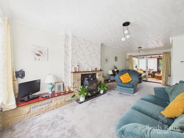 Photo 2 — Shepton Close, Thornaby, Durham, TS17