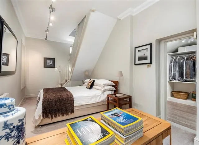 Photo 3 — Collingham Gardens, South Kensington, SW5