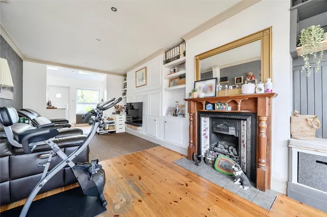 Photo 3 — Weirdale Avenue, Whetstone, London, Greater London, N20 0AG