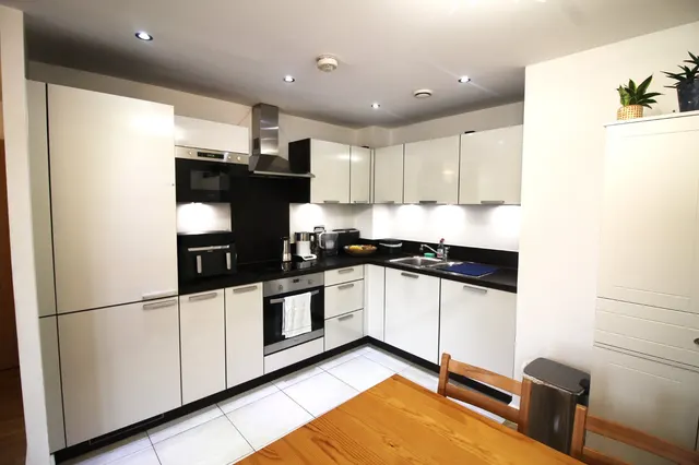 Photo 3 — Ottawa House, Maple Quays, Albatross Way, Canada Water, London, SE16