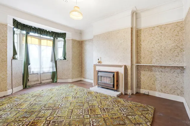 Photo 3 — Ashurst Road, London, N12 9AB