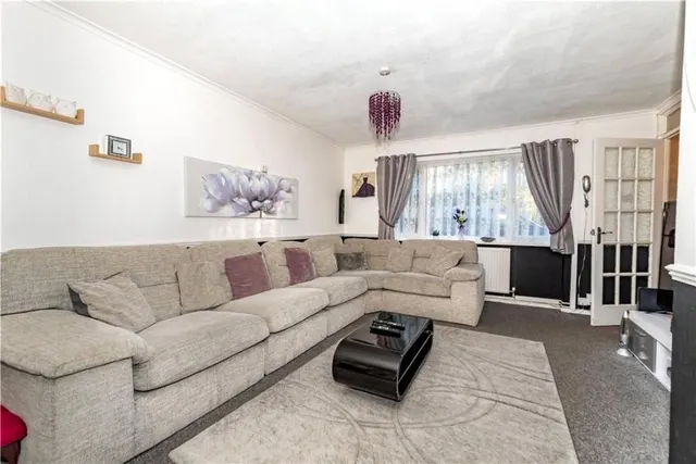 Brookhouse Road, Farnborough, GU14, photo 3