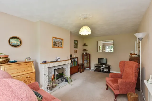 Photo 3 — Milford Avenue, Stony Stratford, Buckinghamshire, MK11