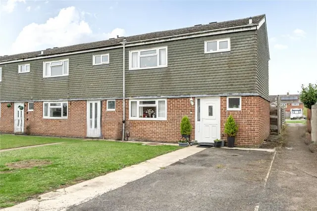 Blenheim Drive, Bicester, OX26, photo 1