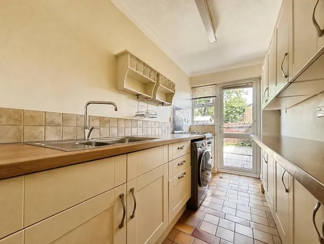 Knowsley Road, Tilehurst, RG31, photo 2