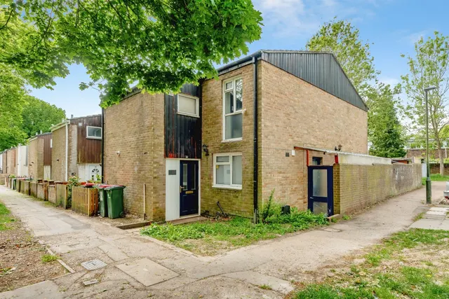 Heather Walk, Crawley, RH11, photo 3
