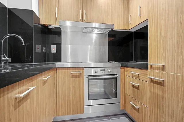 Fairmont Avenue, Canary Wharf, E14, photo 3