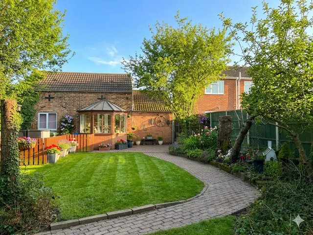 Sandtoft Road, Doncaster, DN9, photo 2