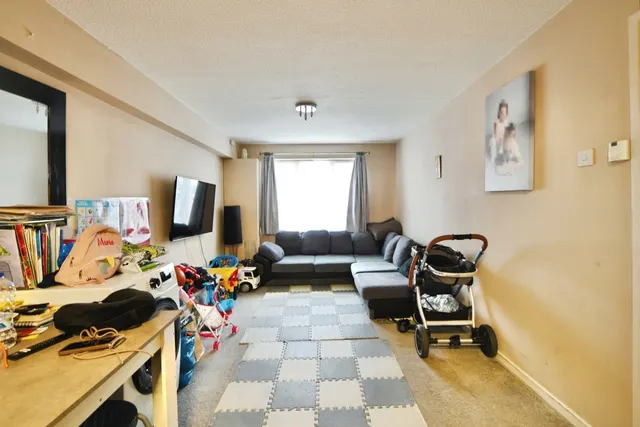 Photo 2 — Stanley Road, Enfield, EN1