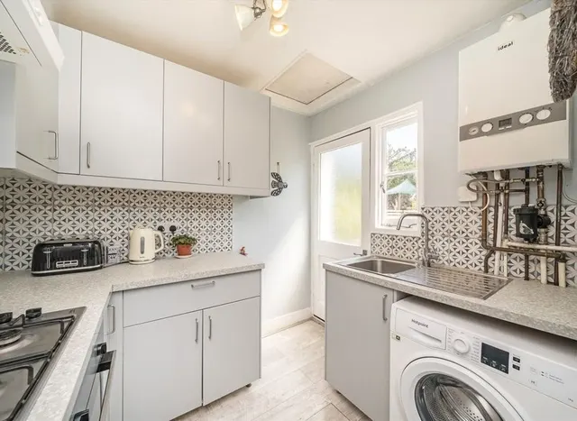 Photo 3 — Hillcourt Road, East Dulwich, SE22