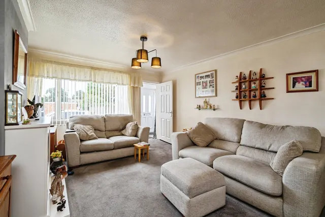 Lloyds Avenue, Lowestoft, NR33, photo 3