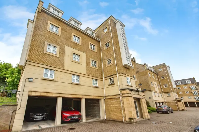 Sandpiper Close, Greenhithe, DA9, photo 1
