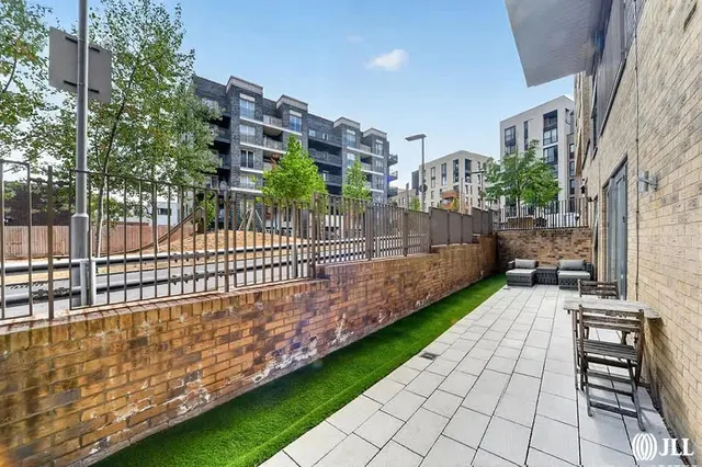 Prospect Row, London, E15, photo 2