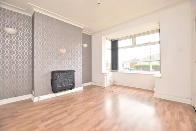 Field End Road, Leeds, LS15, photo 2