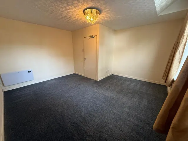 Wellington Road, Bury, BL9, photo 2