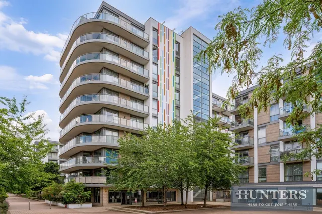 Ealing Road, Brentford, photo 1
