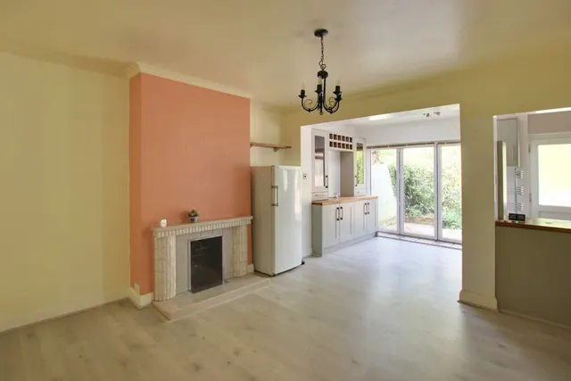 Photo 2 — Courtfield Rise, West Wickham, West Wickham, BR4 9BH