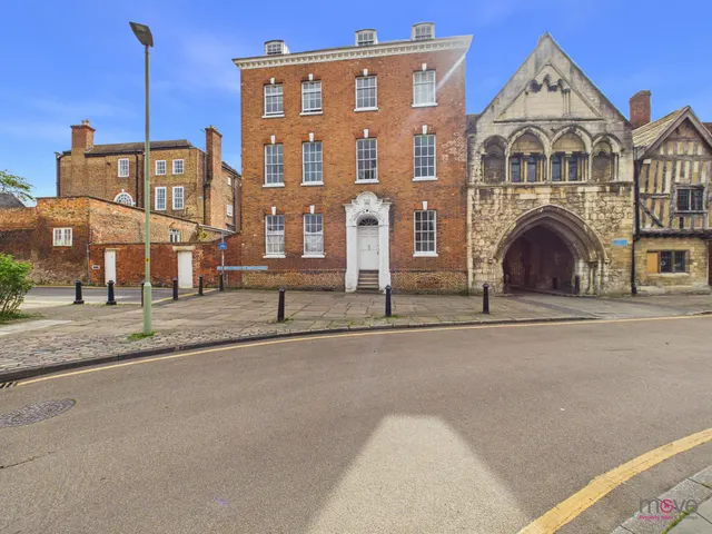 Room 3, Monument House, St. Marys Square, Gloucester, GL1 2QT, photo 1