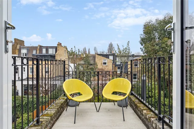 Bennerley Road, London, SW11, photo 2