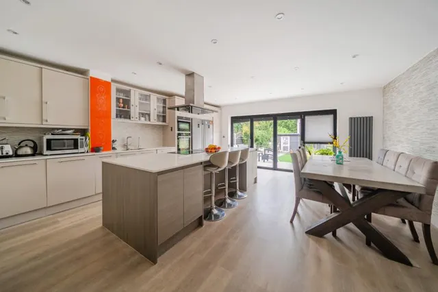 Albert Street, Slough, SL1, photo 1
