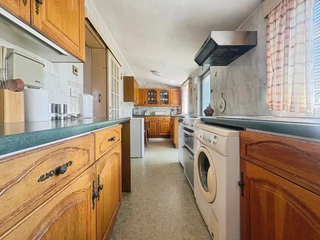Photo 3 — Orchard Road, Badshot Lea, Farnham, Surrey, GU9 9LH