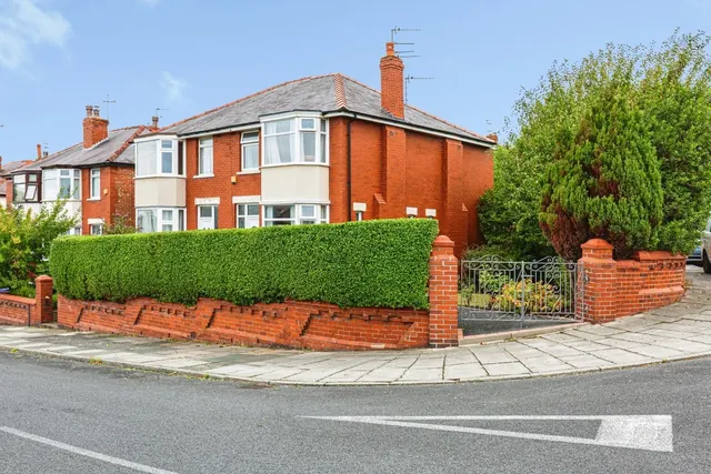 Weymouth Road, Blackpool, FY3, photo 1
