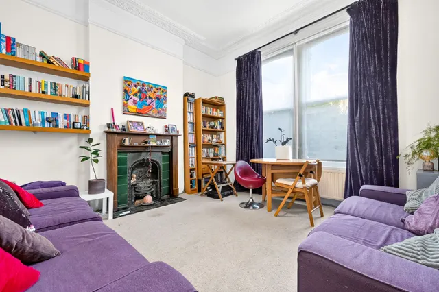 Photo 2 — Ferme Park Road, London, N4