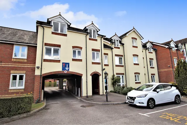 Ackender Road, Alton, GU34, photo 1