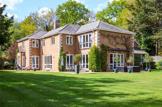 Albury Road, Burwood Park, Walton-on-Thames, Surrey, KT12 5DY, photo 1