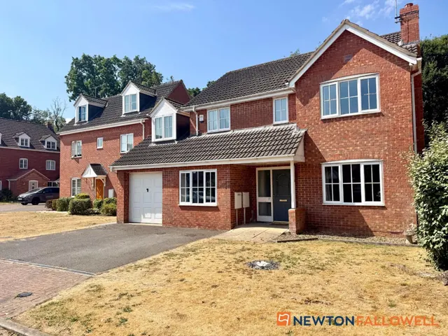 Bryans Close, Coddington, NG24, photo 1
