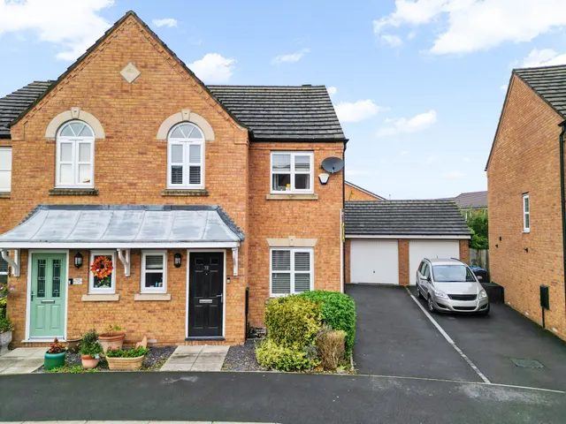 Powder Mill Road, Warrington, Warrington, WA4 1GD, photo 1