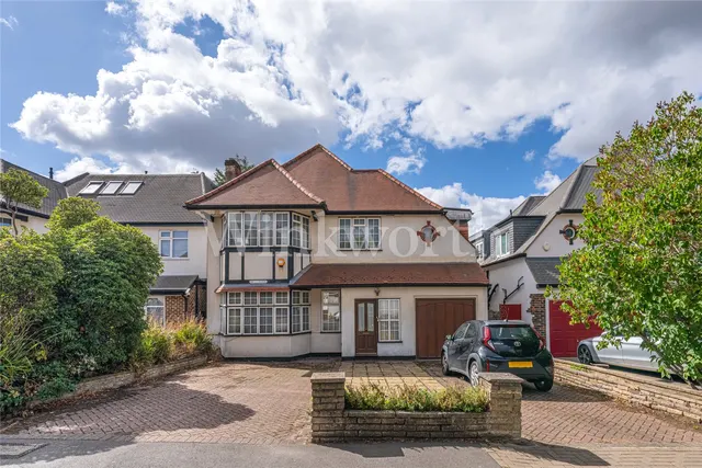 Wayside, London, NW11, photo 1