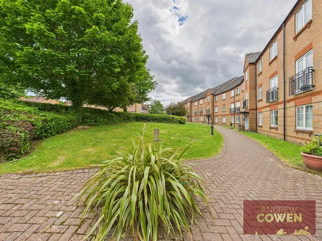 Photo 2 — Wash Beck Close, Scarborough YO12 4DR