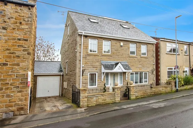 Chapel Street, Tingley, Wakefield, West Yorkshire, WF3, photo 1