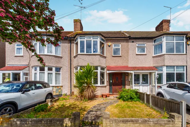 Harwood Avenue, Hornchurch, RM11, photo 2