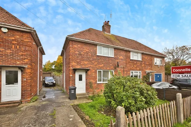 Preston Grove, Yeovil, photo 1