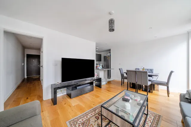 Commonside East, Mitcham, CR4, photo 1