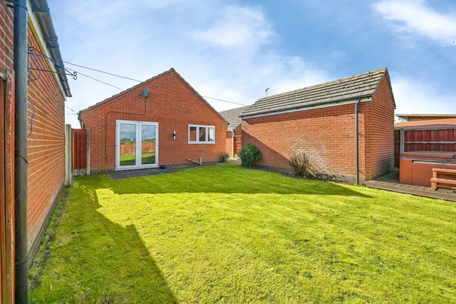 Pavilion Gardens, Mansfield, NG19, photo 1