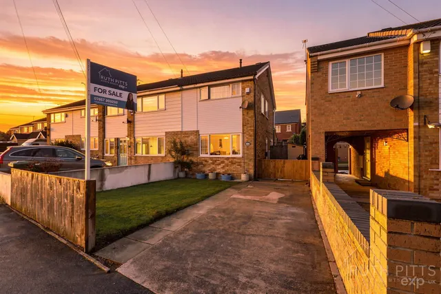 Carr Lane, South Kirkby, WF9, photo 1
