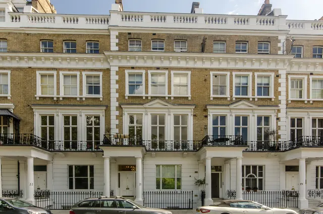 Photo 2 — Flat 4, 21 Onslow Gardens, London