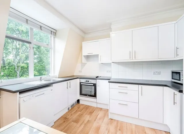 Photo 3 — Grantully Road, Maida Vale, W9
