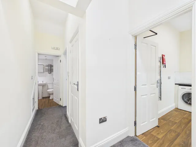 Photo 2 — Ashburnham Road, Bedford, MK40