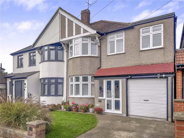 Cheyne Avenue, Twickenham, TW2, photo 1