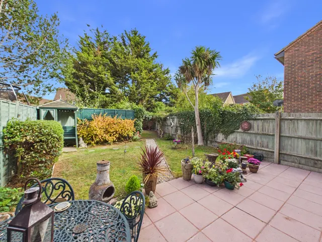 Viola Avenue, Stanwell, TW19, photo 3