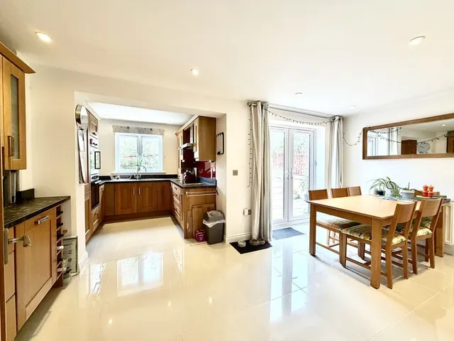 Tern Close, Calne, photo 2