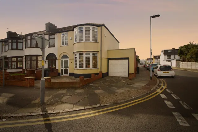 Shirley Gardens, Barking, photo 1