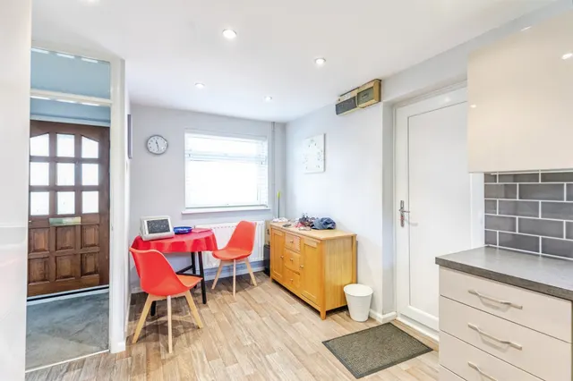 Meadow Drive, Higham Ferrers, NN10, photo 3