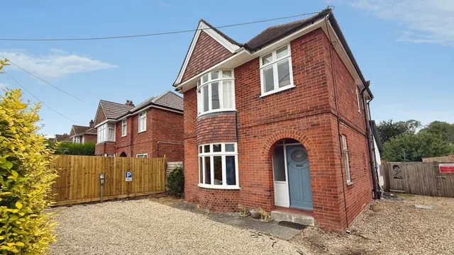 Eden Vale Road, Westbury, photo 1