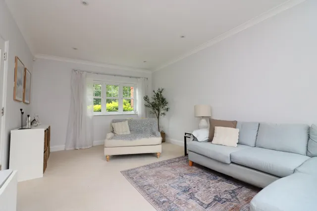 Photo 3 — Mortimer Crescent, King's Park